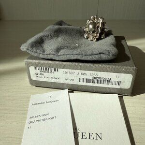 Alexander McQueen Skull Ring Flower Sz 11/US Sz 6 Never Worn